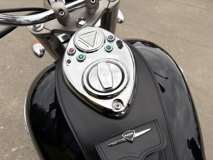 2013 Triumph AMERICA Black