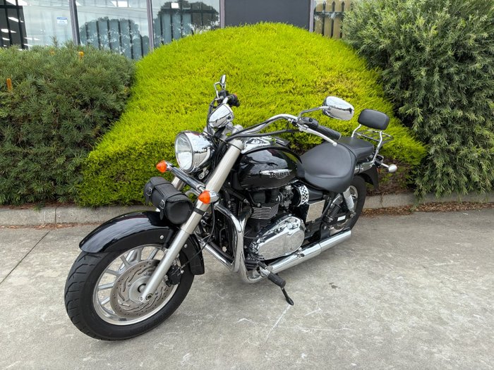 2013 Triumph AMERICA Black
