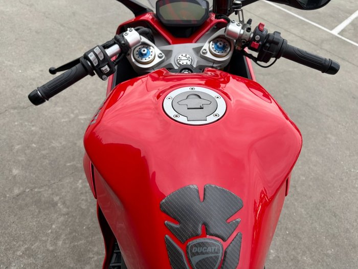 2018 DUCATI SUPERSPORT S Red