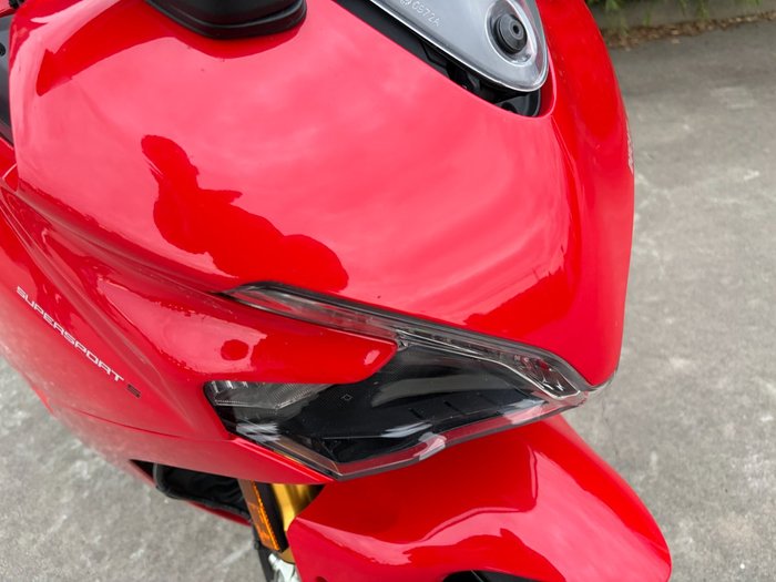 2018 DUCATI SUPERSPORT S Red