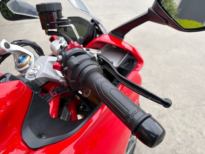 2018 DUCATI SUPERSPORT S Red