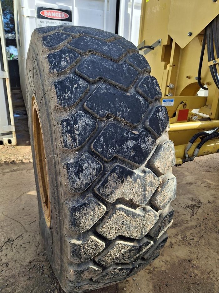 2022 Caterpillar 140 yellow
