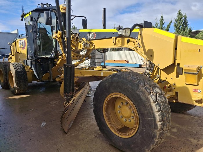 2022 Caterpillar 140