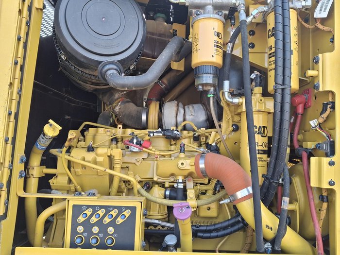 2022 Caterpillar 140 yellow