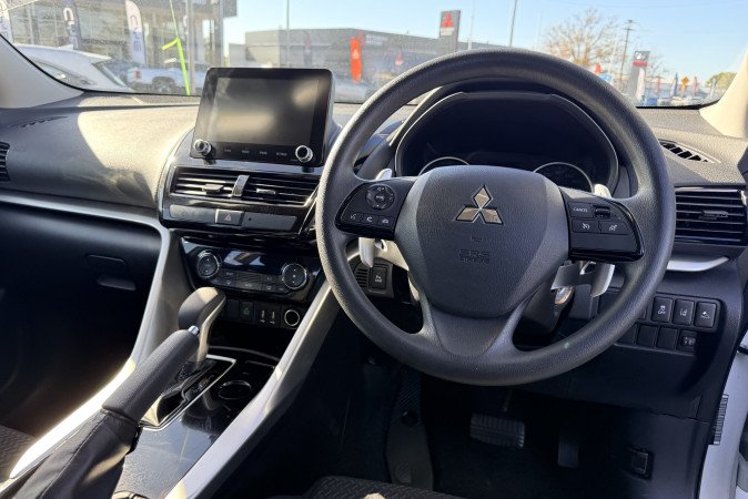 2024 MITSUBISHI ECLIPSE CROSS ES (2WD)