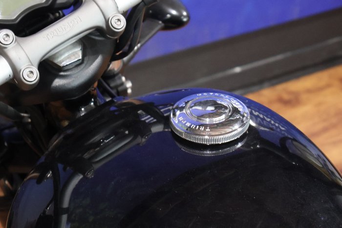 2018 TRIUMPH BONNEVILLE BOBBER Black