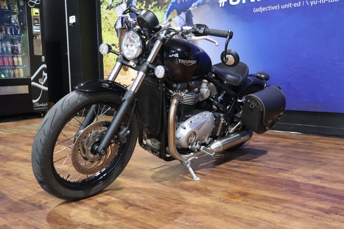 2018 TRIUMPH BONNEVILLE BOBBER Black