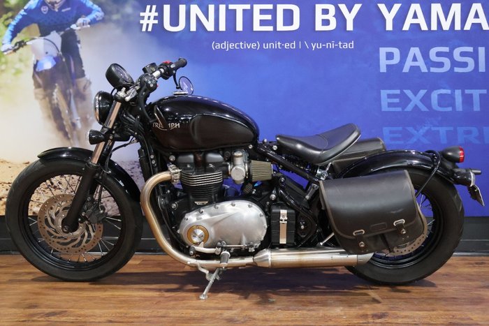 2018 TRIUMPH BONNEVILLE BOBBER Black