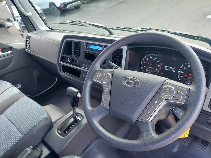 2023 Hyundai Mighty EX4/6