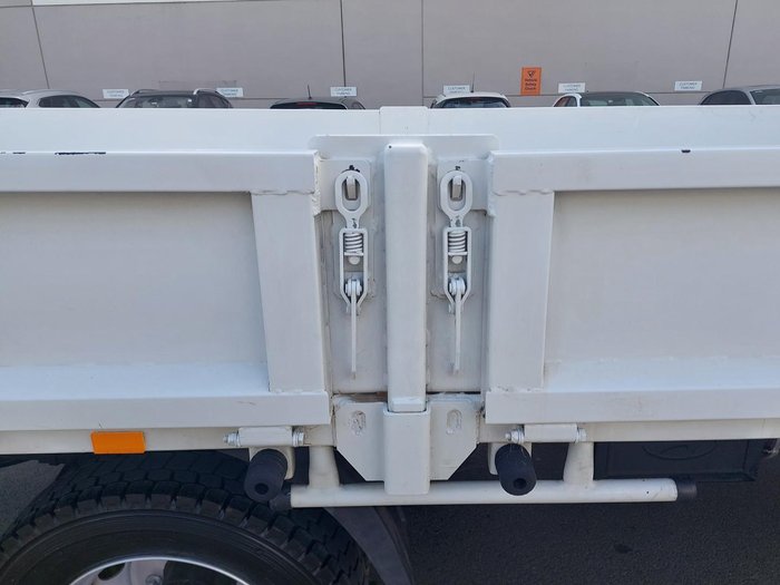 2023 Hyundai Mighty EX4/6