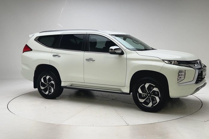 2024 Mitsubishi Pajero Sport GLS