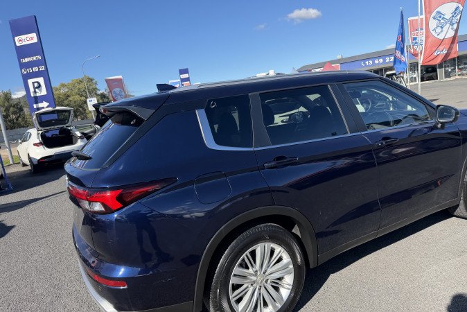 2024 MITSUBISHI OUTLANDER LS 7 SEAT (2WD)