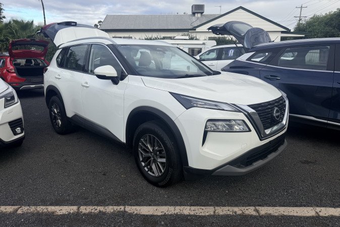 2024 NISSAN X-TRAIL