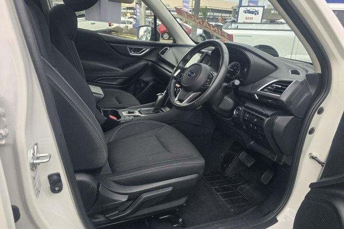 2023 SUBARU FORESTER 2.5i (AWD)