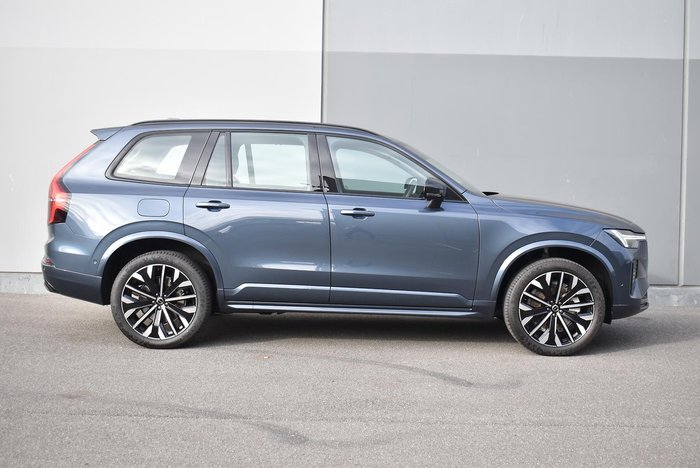 2025 Volvo XC90 Ultra B5 Dark