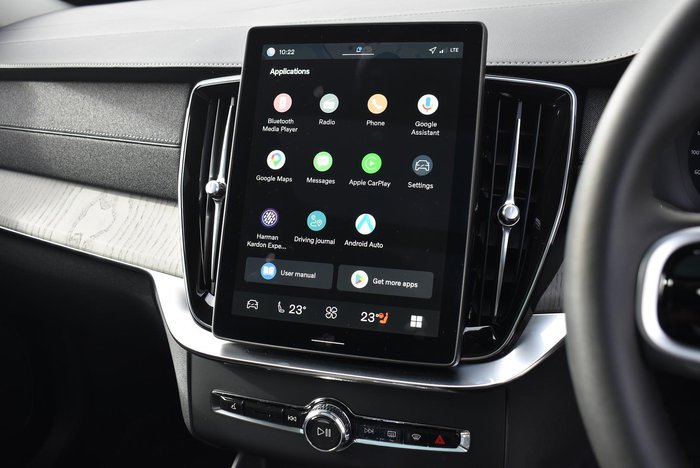 2025 Volvo XC90 Ultra B5 Dark