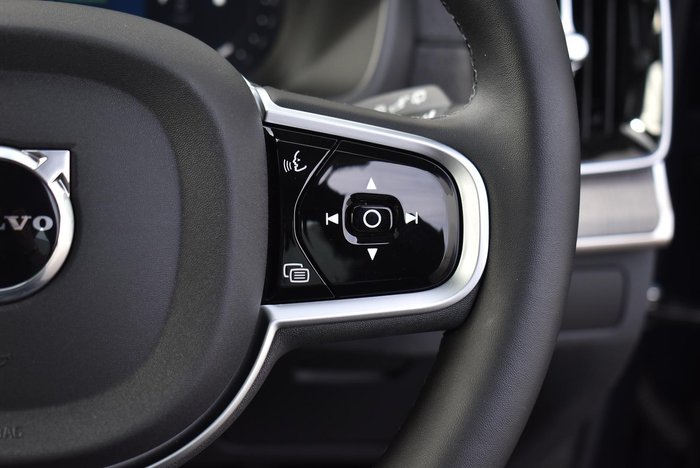 2025 Volvo XC90 Ultra B5 Dark