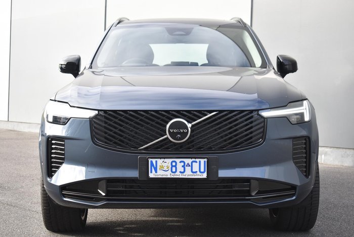 2025 Volvo XC90 Ultra B5 Dark