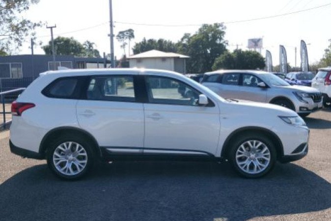 2021 MITSUBISHI OUTLANDER ES 7 SEAT (AWD)
