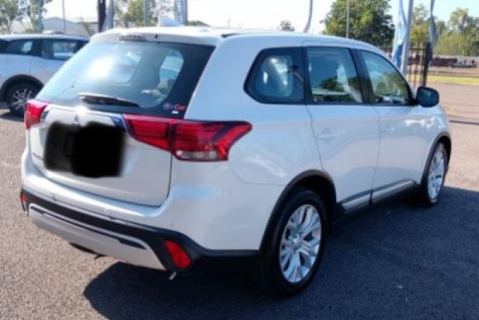 2021 MITSUBISHI OUTLANDER ES 7 SEAT (AWD)