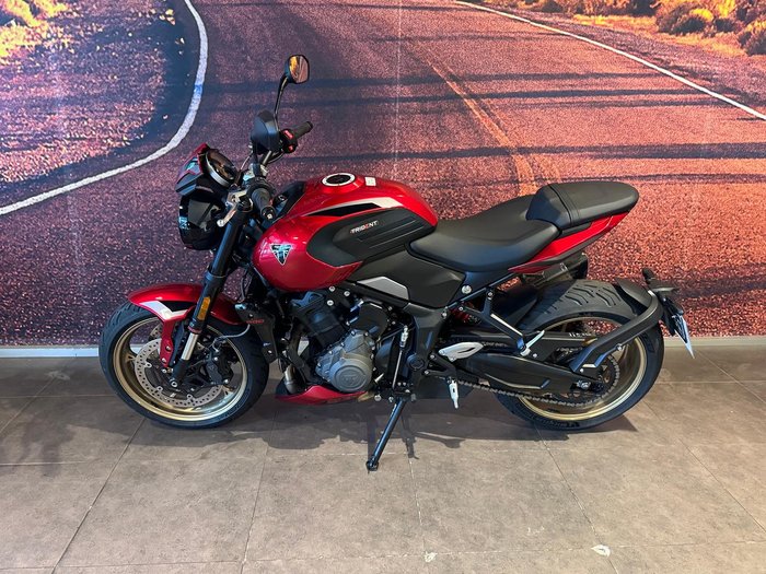 2026 Triumph Trident 800 Trident Red