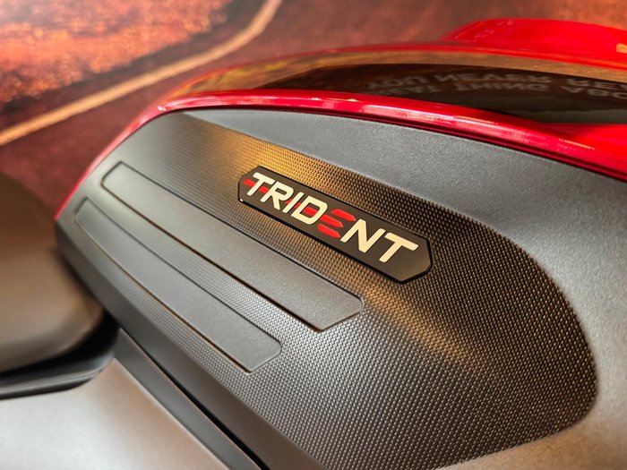 2026 Triumph Trident 800 Trident Red