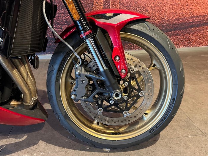 2026 Triumph Trident 800 Trident Red