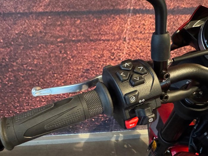 2026 Triumph Trident 800 Trident Red