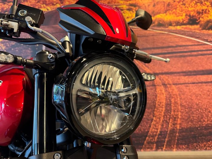2026 Triumph Trident 800 Trident Red