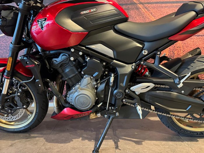 2026 Triumph Trident 800 Trident Red