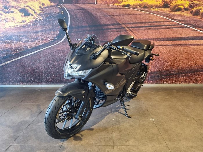 2025 Suzuki Gixxer 250 Gixxer Black