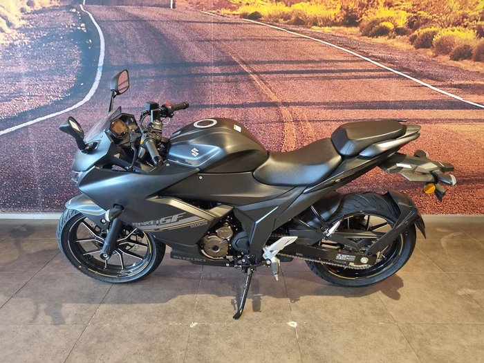 2025 Suzuki Gixxer 250 Gixxer Black