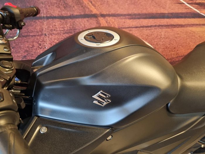 2025 Suzuki Gixxer 250 Gixxer Black