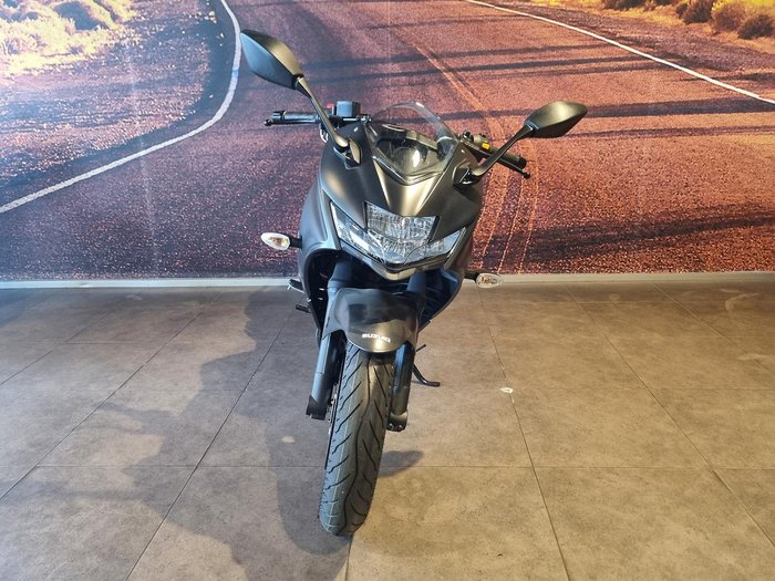 2025 Suzuki Gixxer 250 Gixxer Black
