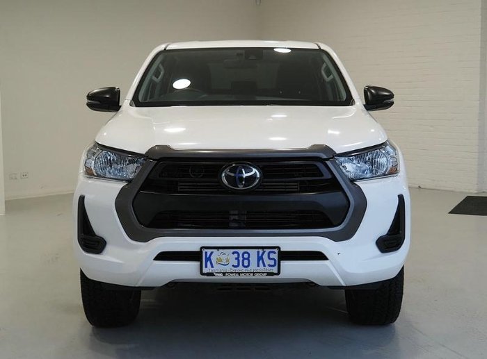 2022 Toyota Hilux SR