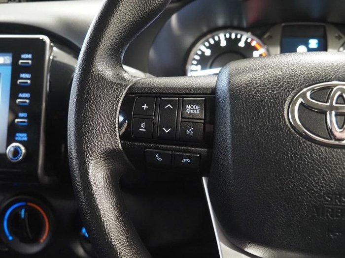 2022 Toyota Hilux SR