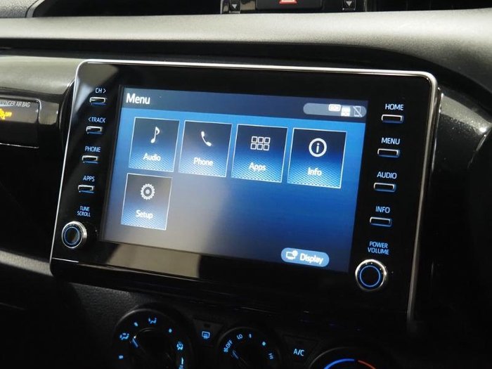 2022 Toyota Hilux SR