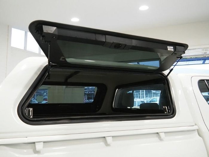 2022 Toyota Hilux SR