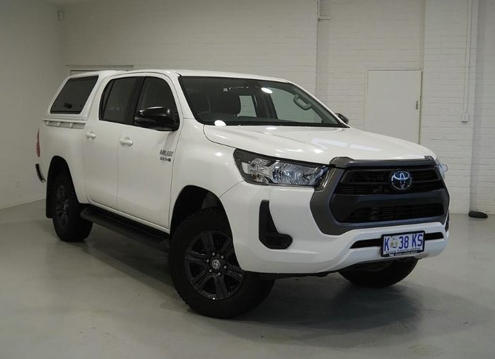 2022 Toyota Hilux SR