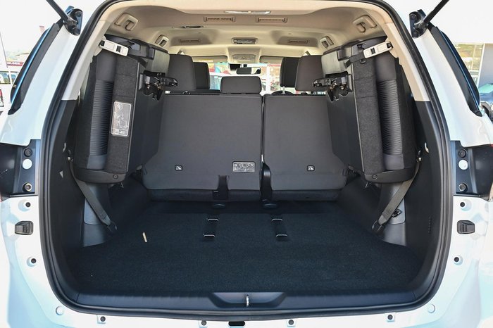 2025 Toyota Fortuner GXL GUN156R 4X4 Dual Range Frosted White