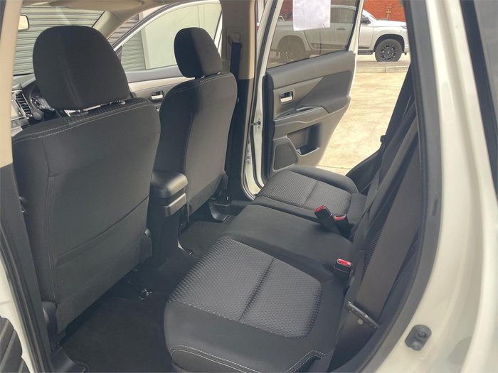 2016 Mitsubishi Outlander LS Safety Pack