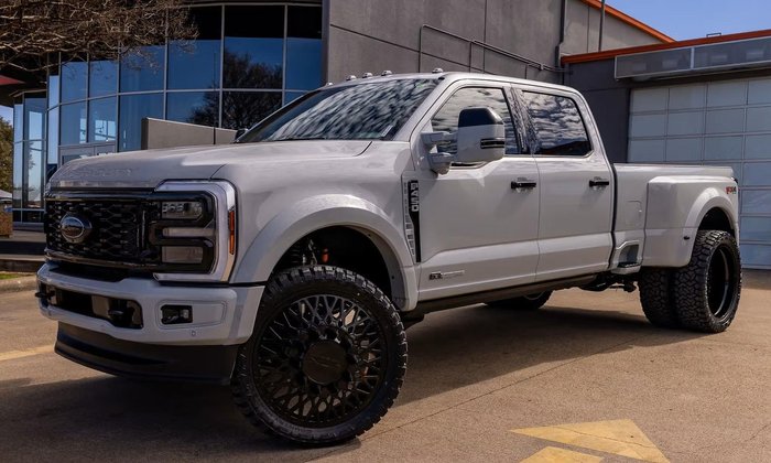 2025 Ford F450 Platinum