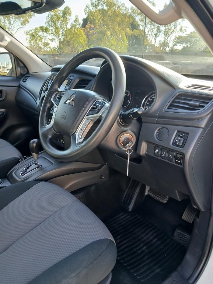 2022 Mitsubishi Triton GLX
