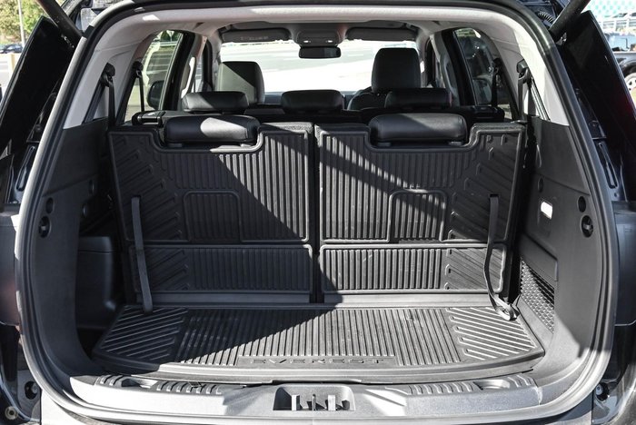 2025 Ford Everest Black Edition