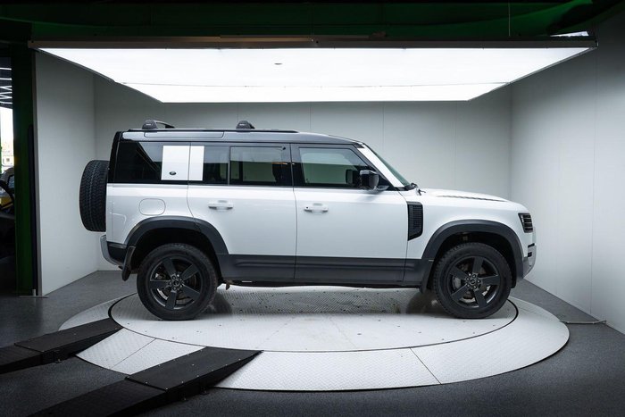 2021 Land Rover Defender 110 P400 HSE