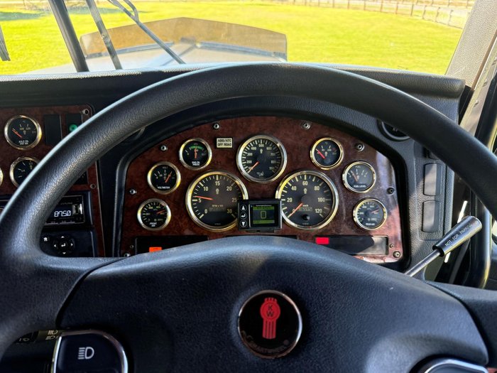 2016 Kenworth T909