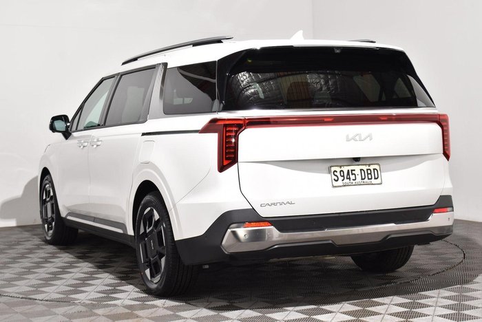 2024 Kia Carnival GT-Line