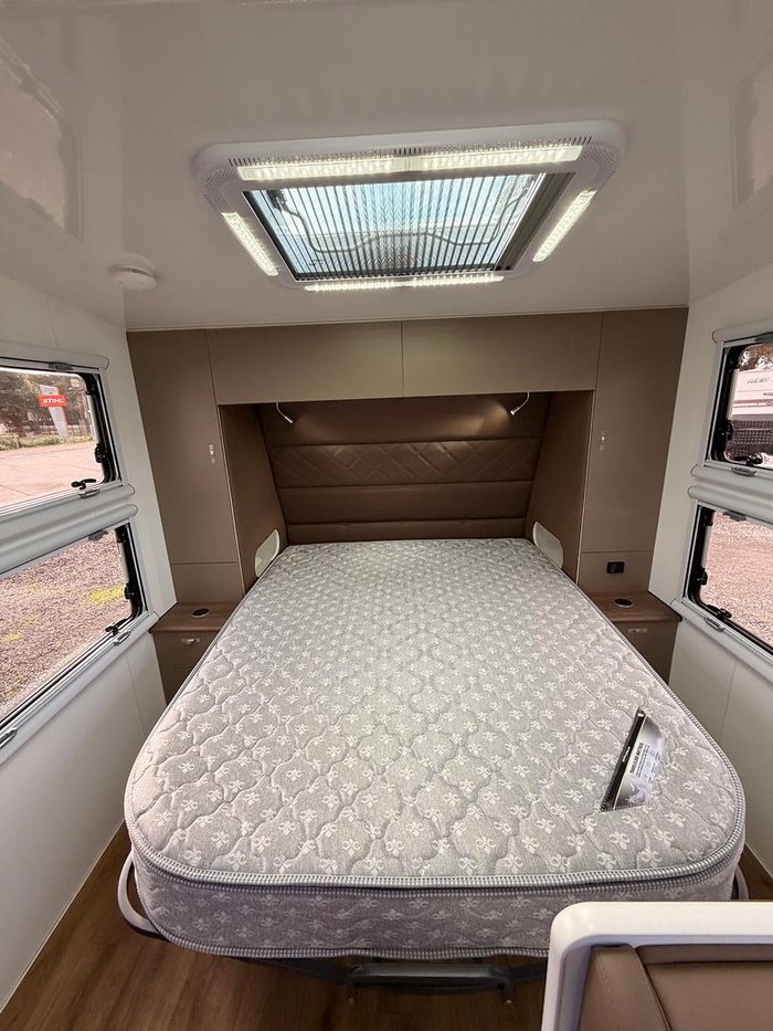 2025 Red Centre Oasis 206 Type C