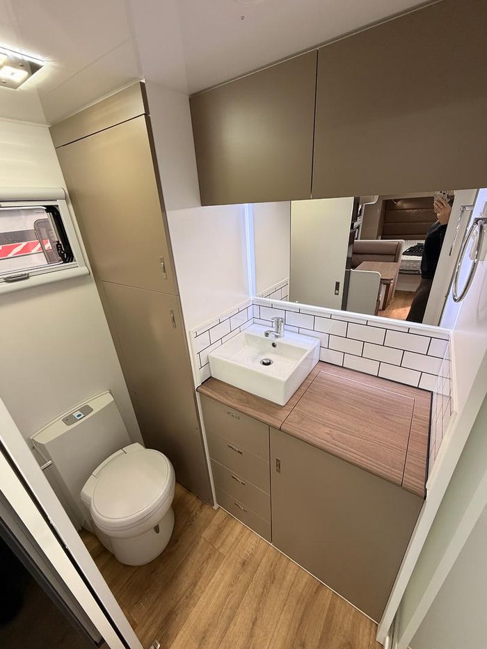 2025 Red Centre Oasis 206 Type C