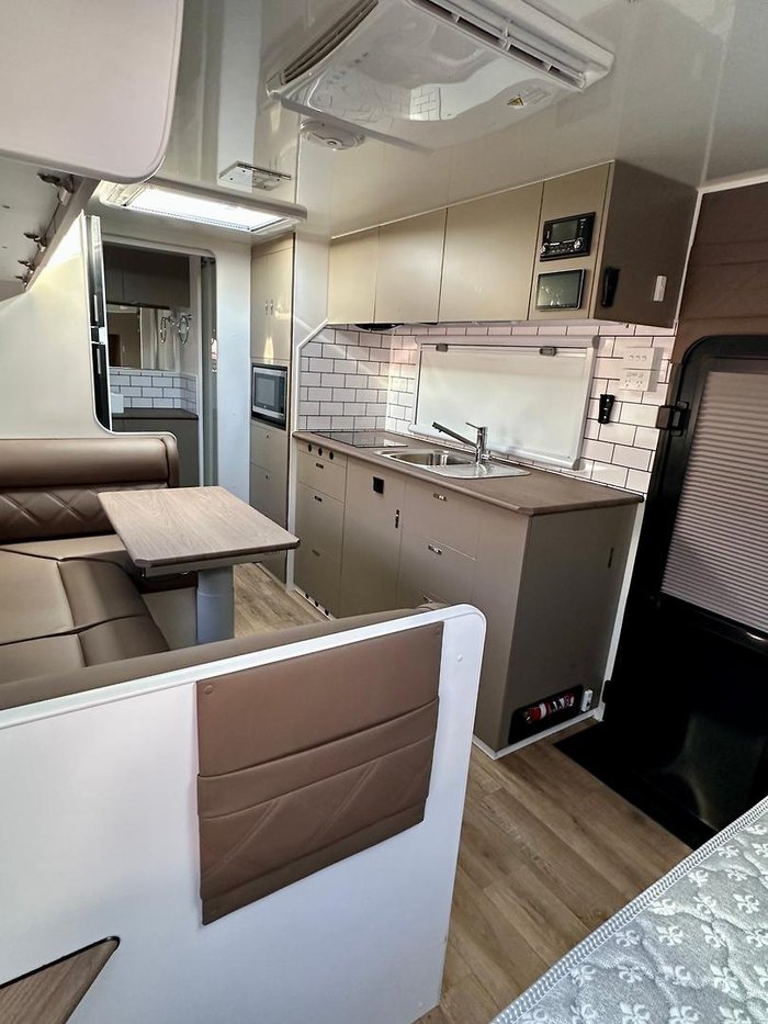 2025 Red Centre Oasis 206 Type C